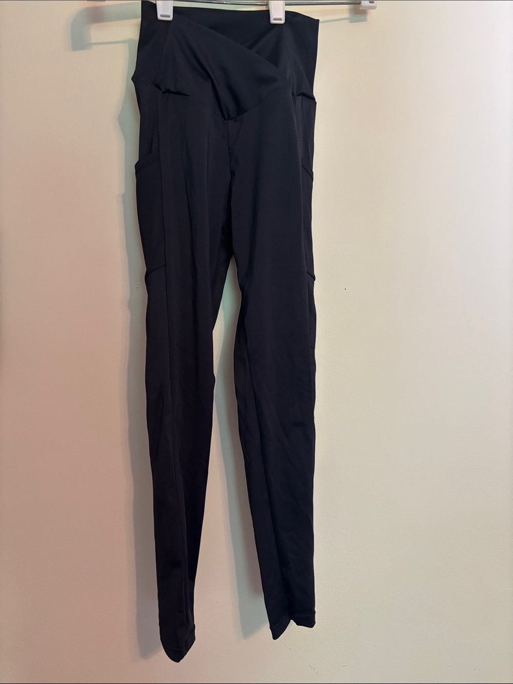 balera Black High-Waist V-Detail Performance Leggings